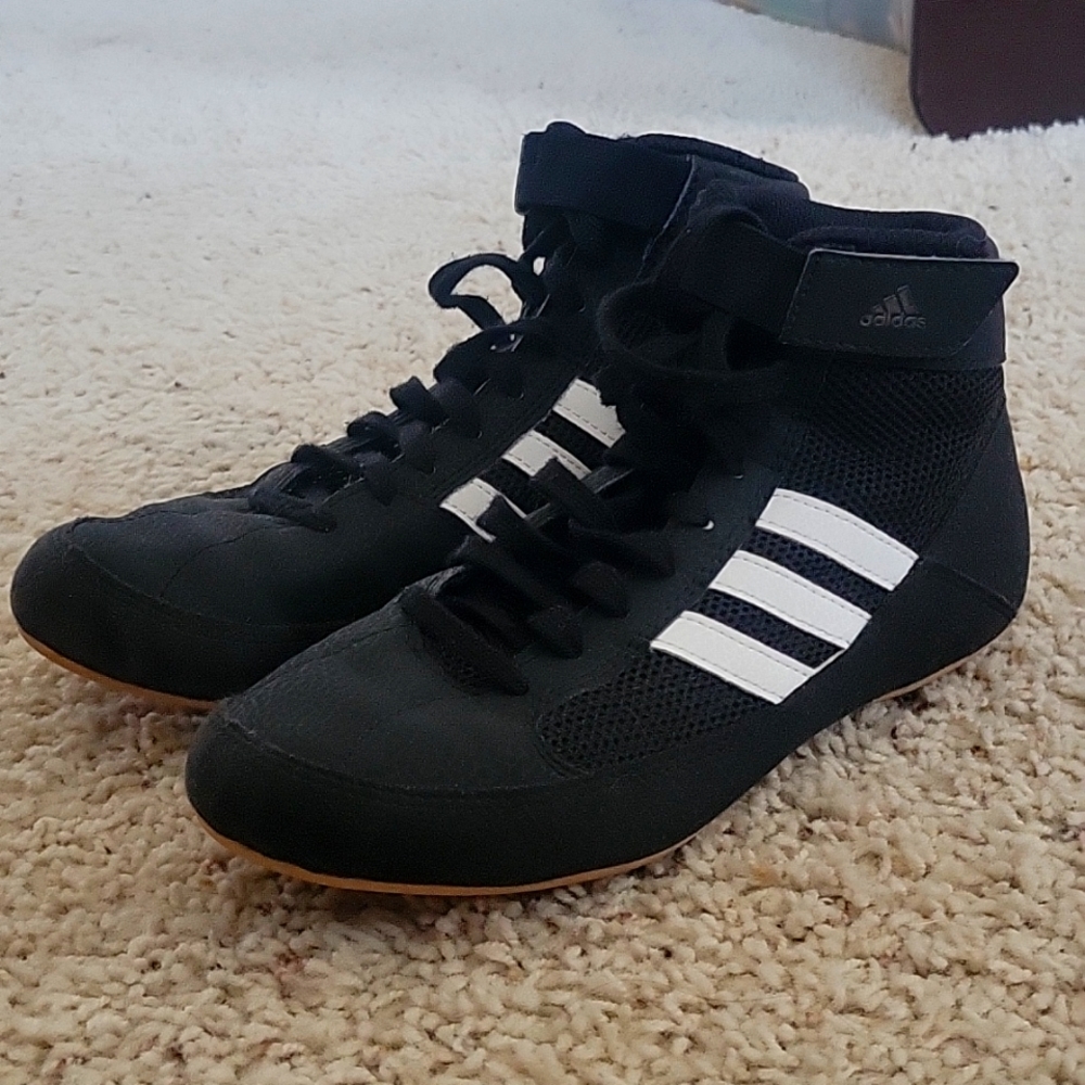 Wrestling shoes